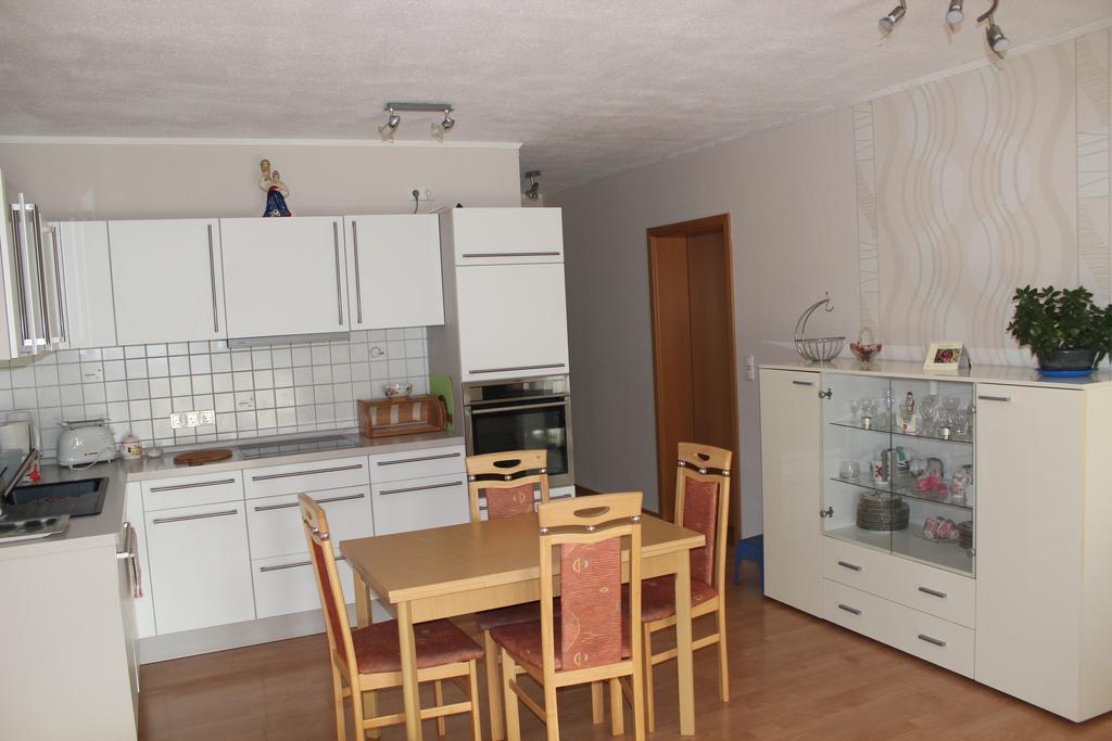 Luba Lägenhet Hillesheim Exteriör bild