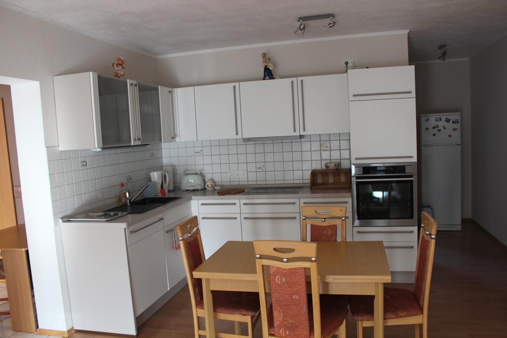Luba Lägenhet Hillesheim Exteriör bild